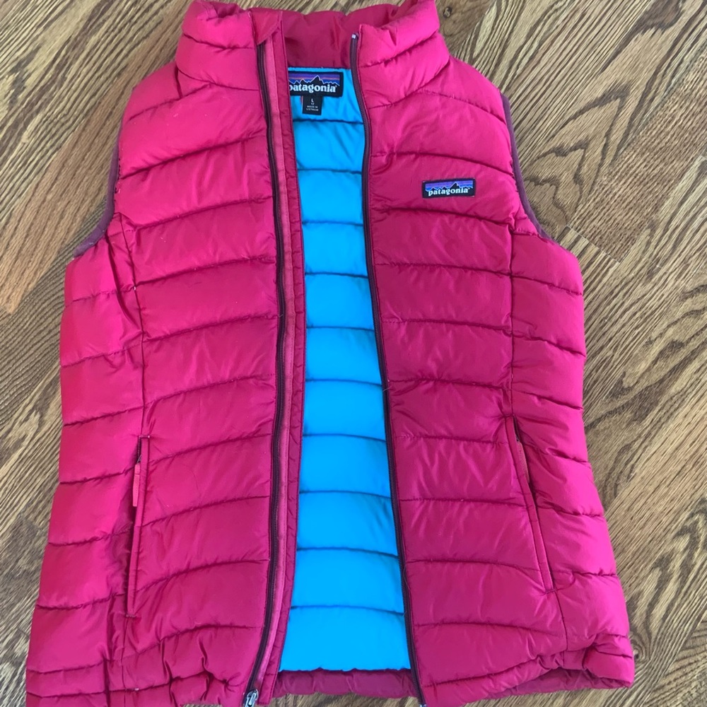 Patagonia Girls’ Down Sweater Vest Size L(12) Like New